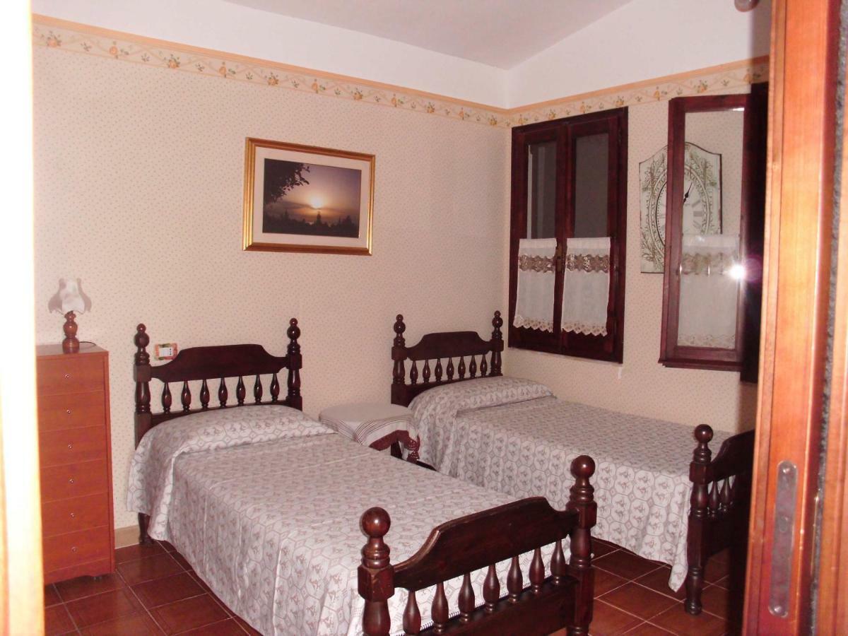 Battistina Holiday Home Коста Рей Екстериор снимка